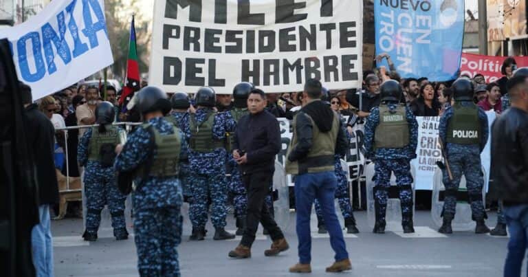 Incidentes y corridas en la previa al acto de campaña que Milei encabeza en Junín