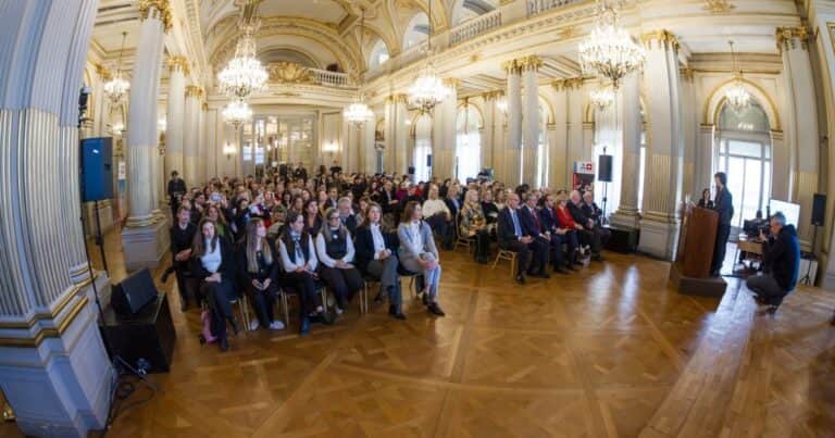 Las empresas suizas premiaron a firmas locales por sus «acciones positivas»