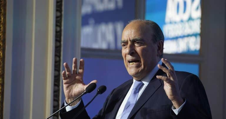 El Gobierno volvió a despegar a Milei del escándalo de los audios de las supuestas coimas: «Al Presidente no le importa la plata, no se abraza a cajas fuertes»