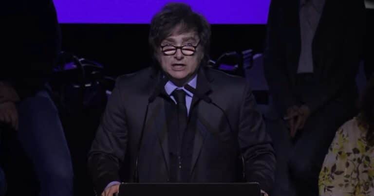 «El kirchnerismo se dedica a sembrar el caos y generar inestabilidad»: Javier Milei encabeza un acto de campaña en Junín en medio del escándalo por la filtración de audios