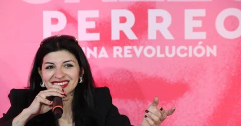 «Seguimos buscando la igualdad», dijo Cazzu al presentar su libro