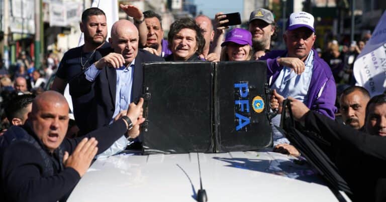 El Gobierno reveló los identikits de tres presuntos agresores de Milei en Lomas de Zamora, pero uno de ellos se desligó del ataque