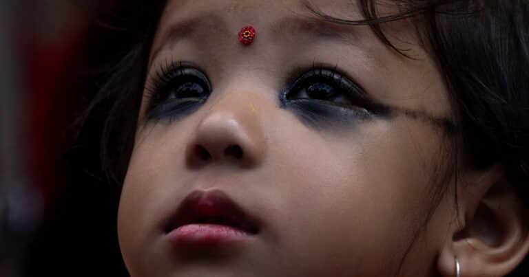Quién es la nueva diosa viviente de Nepal: una niña de 2 años se convirtió en Kumari