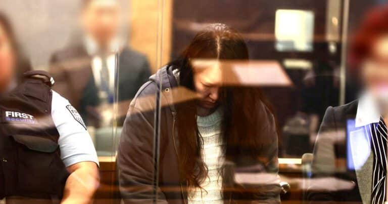Mató a sus dos hijos, los escondió en una maleta y huyó del país: cuatro años después los encontraron en un depósito