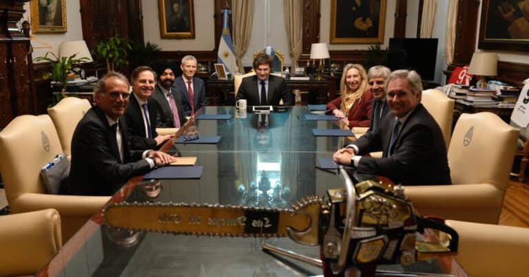 En medio de la negociación con Trump, el Banco Mundial acelera su apoyo con US$4.000 millones