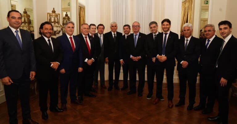 Gobernadores de todas las fuerzas políticas se sumaron al festejo por los 80 años de Clarín