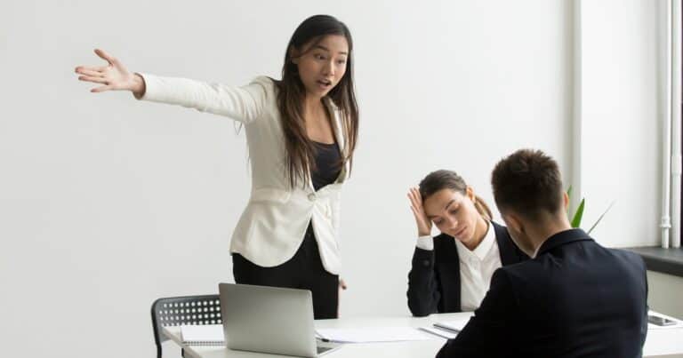 Psicópatas en el trabajo: una experta revela 5 señales que pocos conocen y hay que tener en cuenta