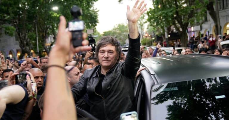 Javier Milei y sus medidas, EN VIVO: en medio de los rumores sobre más cambios en el Gabinete, el Presidente cierra la campaña de LLA en Rosario