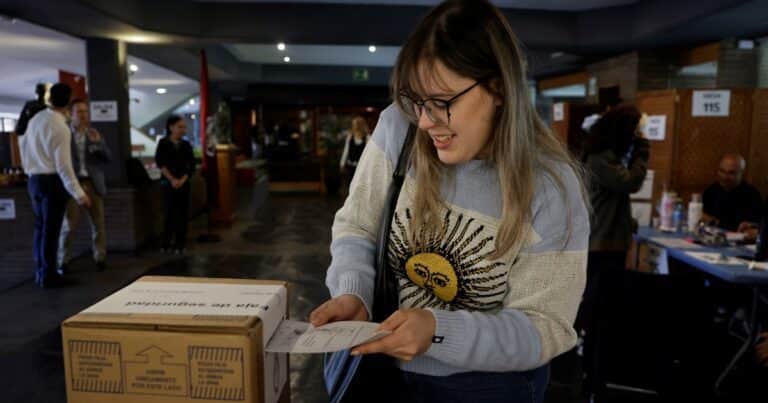 Resultados de las elecciones 2025 hoy, en vivo: dónde voto, hasta qué hora se puede votar y los primeros escrutinios este domingo 26 de octubre