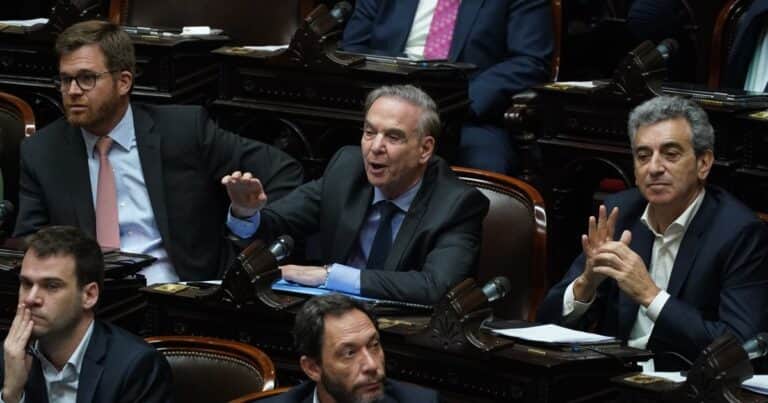 El Gobierno se mostró abierto a negociar el Presupuesto y la oposición reclamó que vaya Luis Caputo a defenderlo