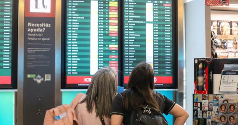 Anuncian nuevas medidas de fuerza de controladores aéreos: arranca la semana próxima y afectará solo a los aviones de carga
