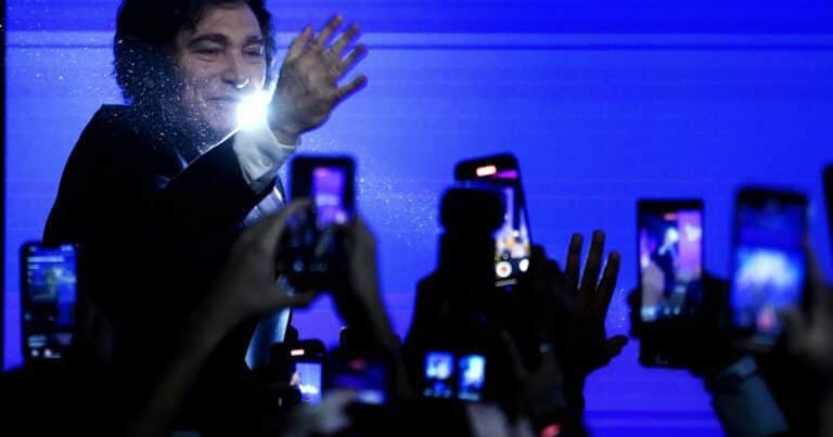 La euforia de Javier Milei y los primeros cambios para darle más poder a Karina y Santiago Caputo