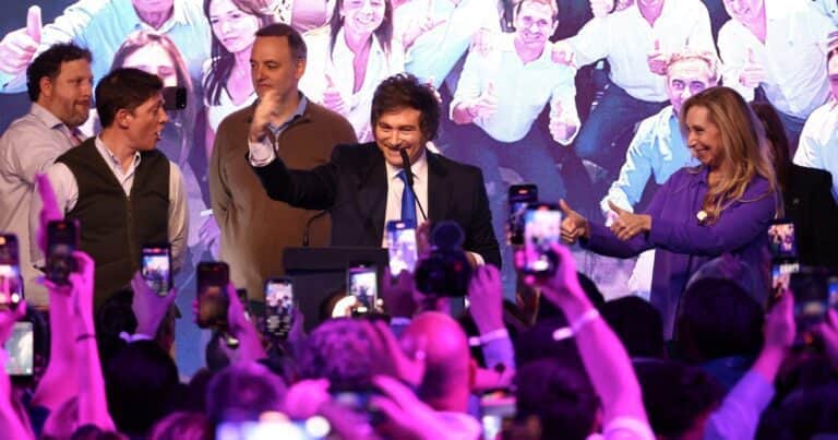 El triunfo no aplacó la interna y complica los planes de Milei para el nuevo gabinete