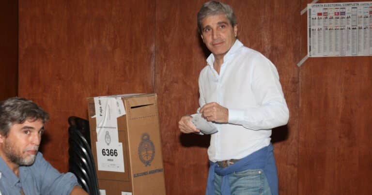 Luis Caputo dijo que «es bueno para el país que se pelee la oposición» y pidió que armen una «alternativa racional» para 2027