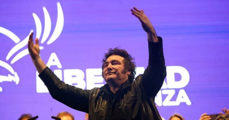 Javier Milei en la jornada electoral de diputados y senadores nacionales este 26 de octubre, EN VIVO: comienzan las votaciones en Argentina