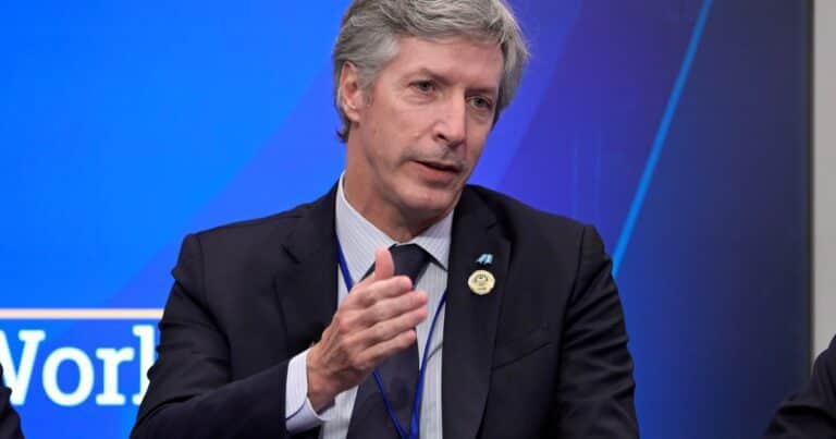 «Ataque especulativo»: la frase de Bausili delante de inversores de Wall Street para explicar qué pasa con el dólar y por qué no cambiarán las bandas