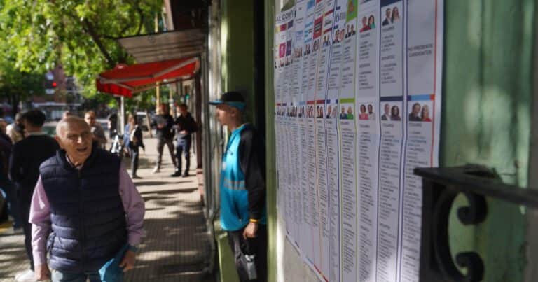 Las perlitas de las elecciones: desde el cambio de dos centros de votación por «derrumbe» hasta el regreso de la venta de brownies