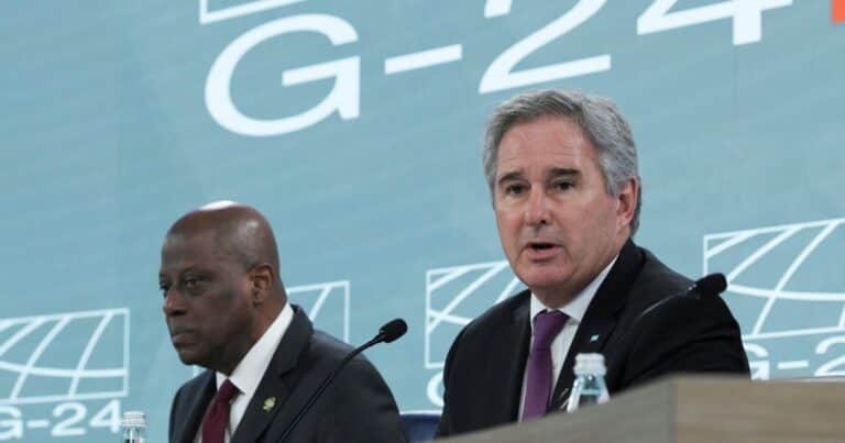 Economía dice en EE.UU. que saldrá a buscar al mercado unos US$ 5.000 millones para 2026