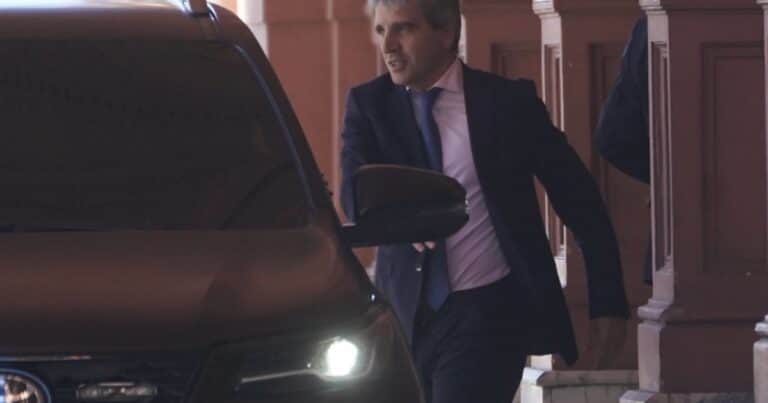 Tras las elecciones, el Gobierno apuesta a una «desdolarización» de ahorros hacia fin de año