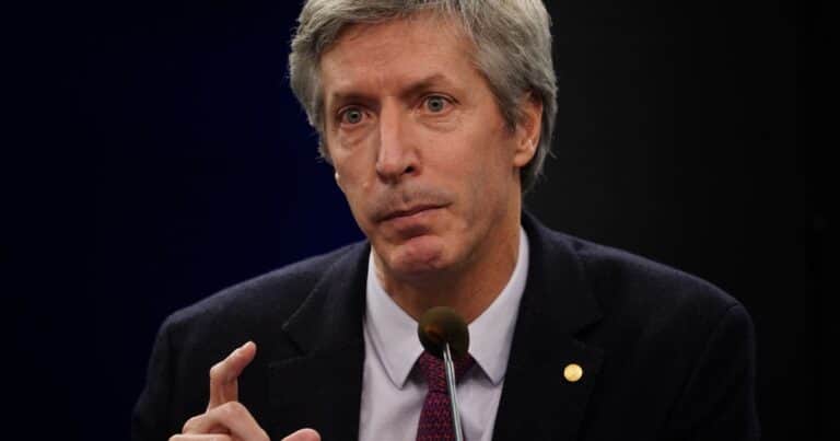 Demanda de dólares: vuelve a crecer la brecha cambiaria y creen que el Banco Central debería rehabilitar el «rulo» financiero
