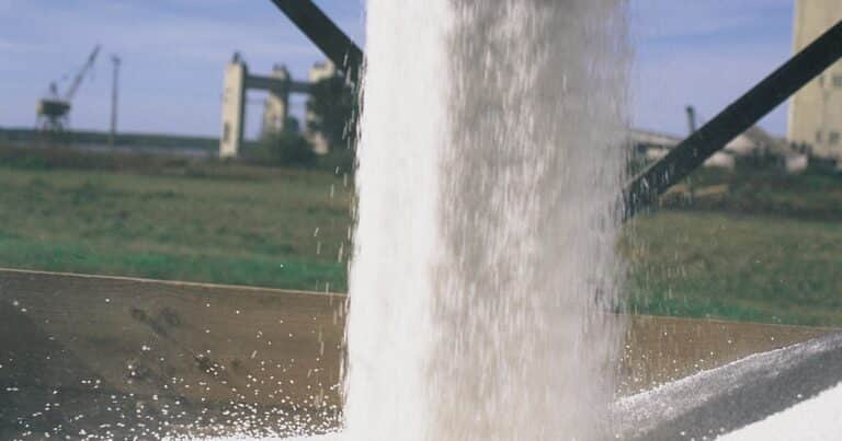 De la mano del trigo y el maíz, la importación de fertilizantes saltó casi el 20%