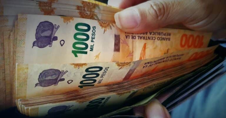 Salarios: cuánto piden ganar los postulantes a búsquedas laborales y cómo cierra 2025 la carrera contra la inflación
