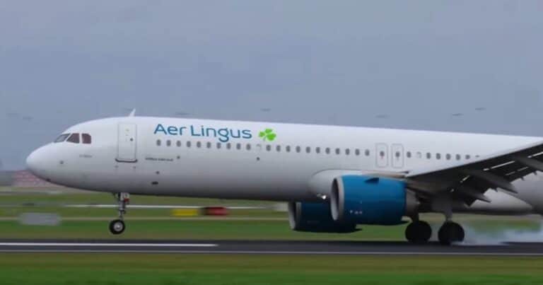 Un avión aterrizó tres veces más fuerte de lo normal, rebotó en la pista y destruyó su tren de aterrizaje: el video