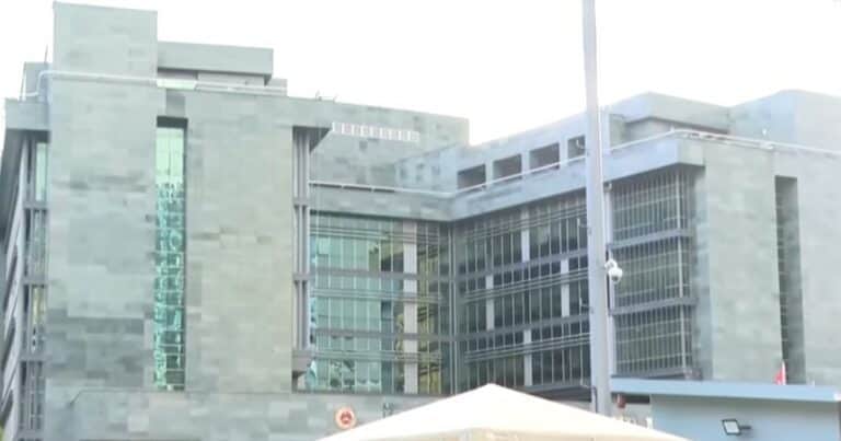 El mundo al revés: un fiscal trató de matar a tiros a una jueza y un preso la salvó