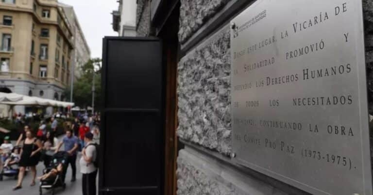 Una muestra recuerda los 50 años de la Vicaría de la Solidaridad, entidad clave contra la dictadura de Pinochet