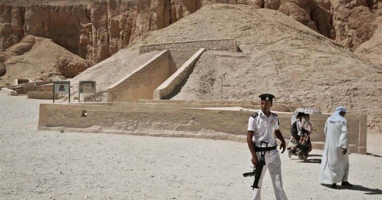 Creen haber descubierto el lugar donde estaría la tumba de Nefertiti