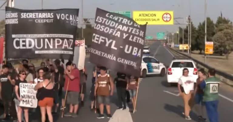 Corte en Panamericana por despidos en la empresa Lustramax