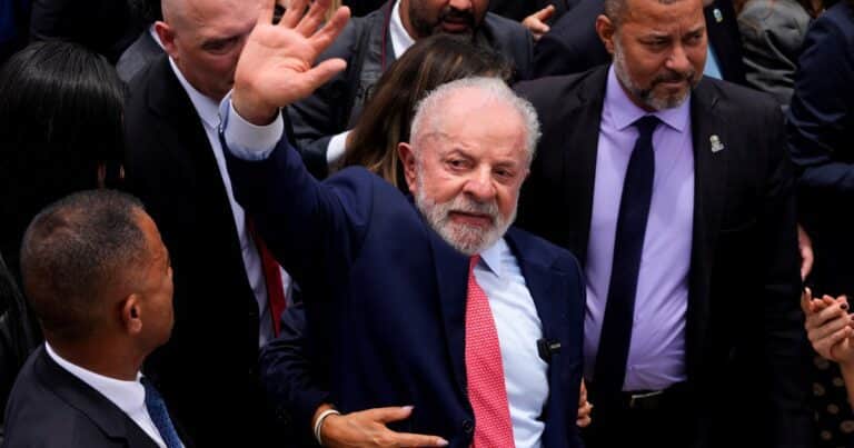 Venezuela: Lula conversa con Carney, Sheinbaum y Petro y evita mencionar a Maduro