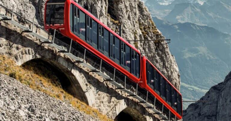 Precisión suiza: el tren más empinado del mundo para subir al monte Pilatus
