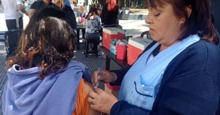 Cuánto cobran las enfermeras en febrero de 2026 y bajo qué convenios se paga cada sueldo