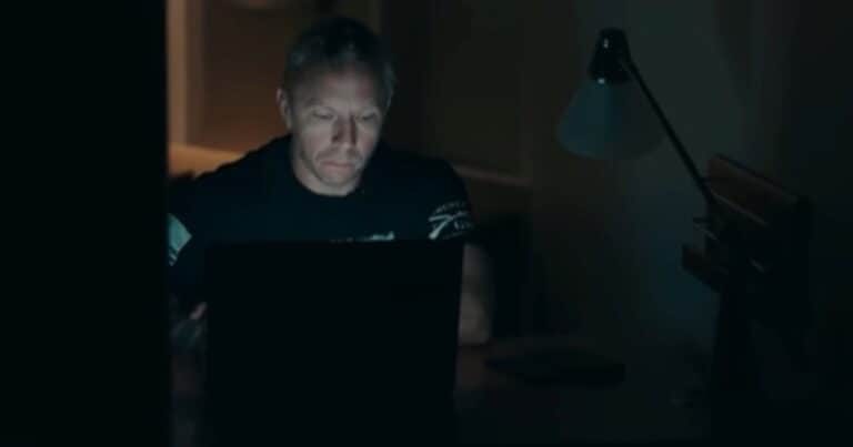 «Un ladrillo fue la pista crucial»: el agente encubierto de la Dark Web que ayudó a rescatar a una niña de 12 años, víctima de abuso sexual