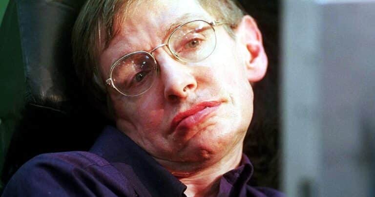 “Las personas silenciosas tienen las mentes más ruidosas”: la frase vinculada a Stephen Hawking que explica su milagro