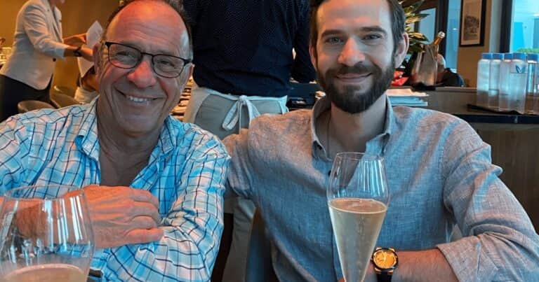 El vínculo de un ejecutivo con la IA que terminó en un desenlace fatal: ahora su padre demanda a Google