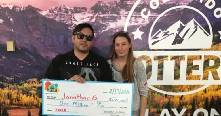 Un hombre que vivió en la pobreza ganó un millón de dólares en la lotería: “Tenía un día difícil pero todo cambió de repente”