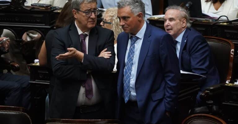 Los libertarios impulsan una ofensiva en más de 100 municipios bonaerenses para bajar o eliminar tasas locales