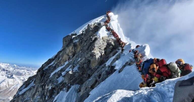 El descubrimiento de fósiles marinos en el Everest ayuda a entender cómo se formó la montaña