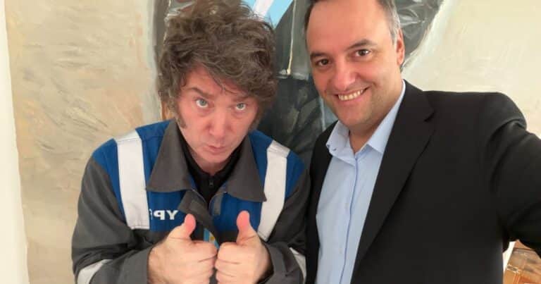 Javier Milei y sus medidas, EN VIVO: el Presidente vuelve a mostrarse hoy con Adorni para respaldarlo por el escándalo de los viajes y propiedades del jefe de Gabinete