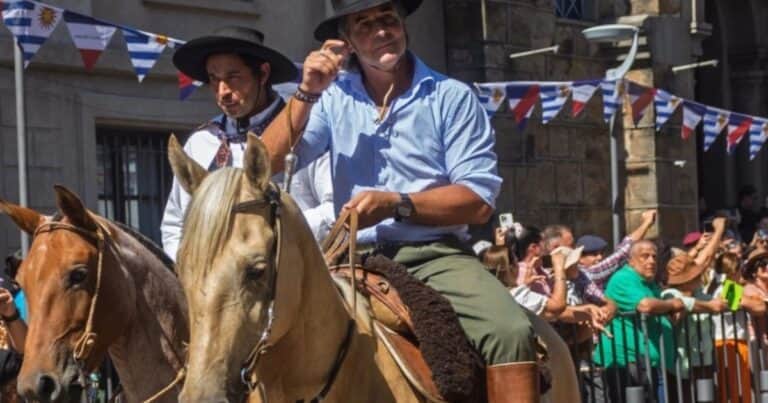 Se cayó del caballo el expresidente uruguayo Luis Lacalle Pou: «Me pisó varias veces y dejó lastimaduras»
