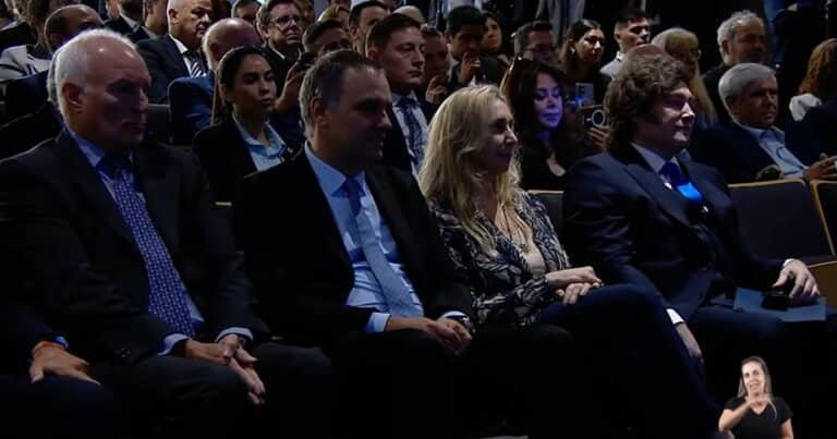 El fiscal pidió una batería de medidas para investigar el patrimonio del jefe de Gabinete Manuel Adorni
