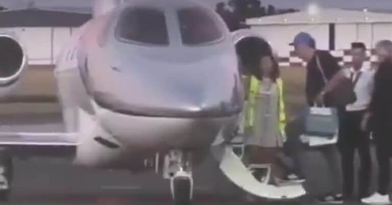 Declara ante la Justicia la empleada que acompañó a Adorni hasta el avión a la ida y a la vuelta de Punta del Este: ratificó que Grandío pagó los viajes