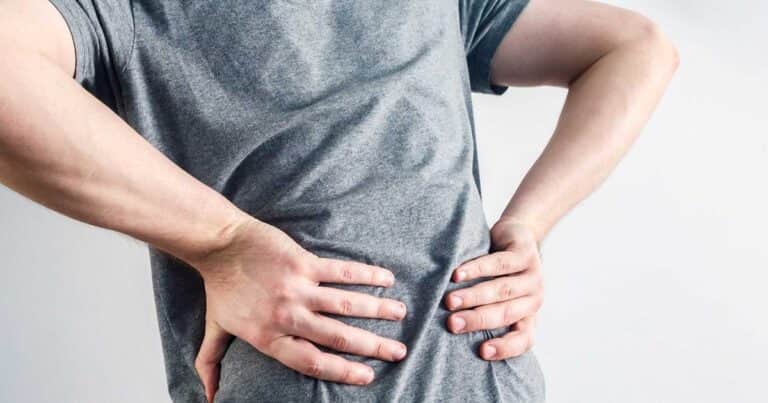 Teresa Bas, experta en columna vertebral: «El primer tratamiento de la hernia siempre debe ser conservador»
