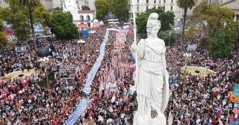 La conmemoración por los 50 años del golpe se mezcla en la grieta cada vez más mayor entre el Gobierno y el kirchnerismo