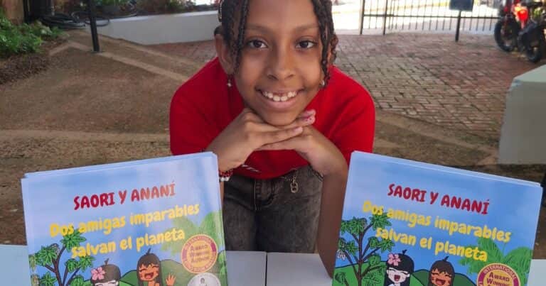 A los 8 años escribió su primer libro, dibujó todos los personajes y recibió un premio internacional: los «cuentos para salvar el planeta» de Antonella Pervil Caligari