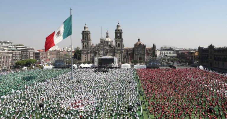 «La clase de fútbol más grande del planeta»: con casi 10.000 participantes, México consiguió el récord Guinness