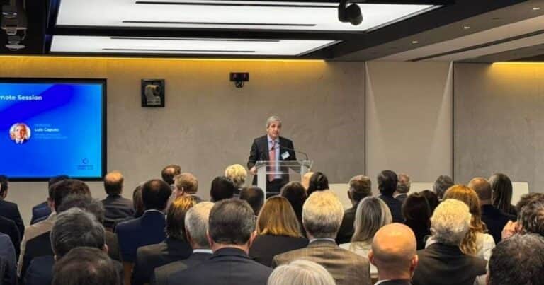 Caputo ante empresarios: «El mayor riesgo es perderse la oportunidad de invertir en el país»