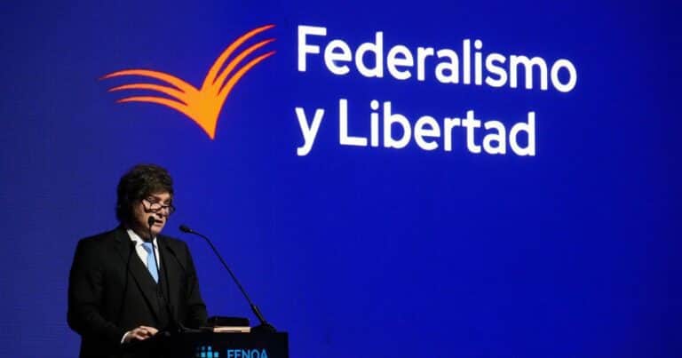 Javier Milei dijo que hay una “carnicería mediática” contra su Gobierno y volvió a cuestionar a políticos y “empresaurios”
